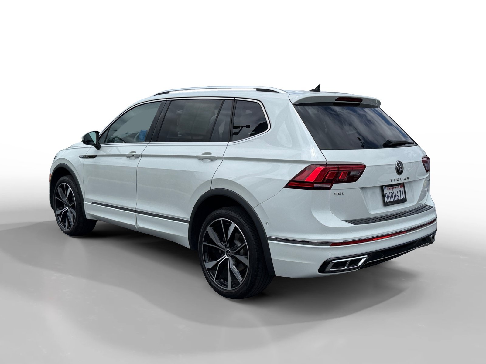 Certified 2023 Volkswagen Tiguan SEL R-Line AWD/4WD image 3
