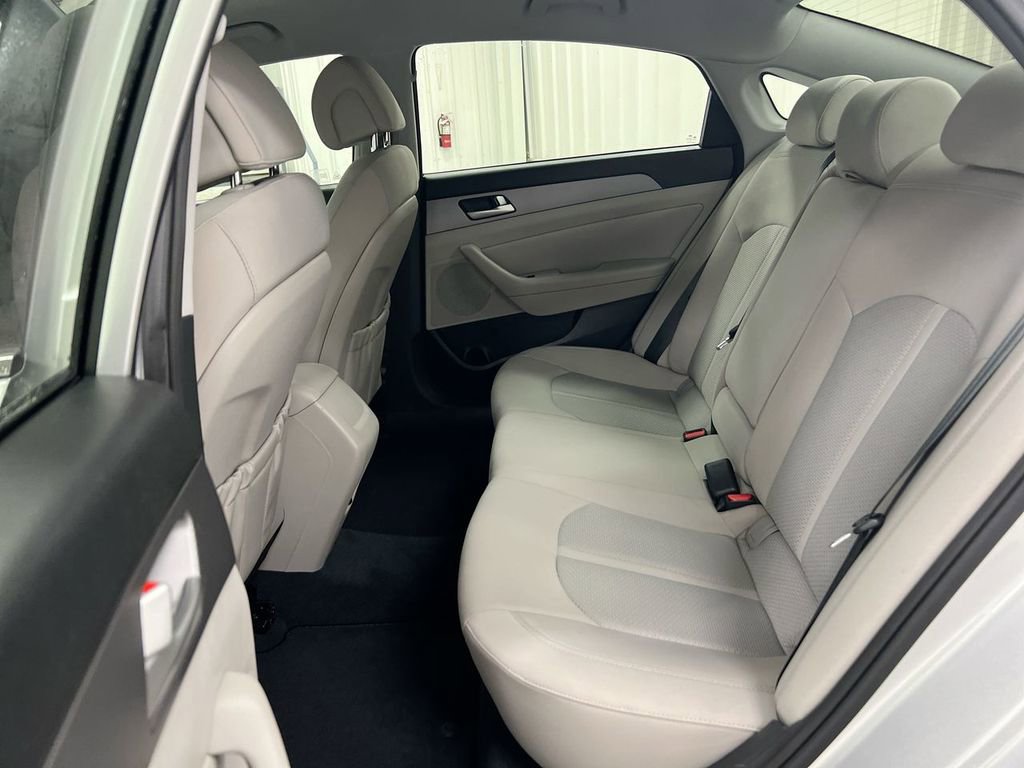 Used 2015 Hyundai Sonata SE w/ Option Group 09 image 22