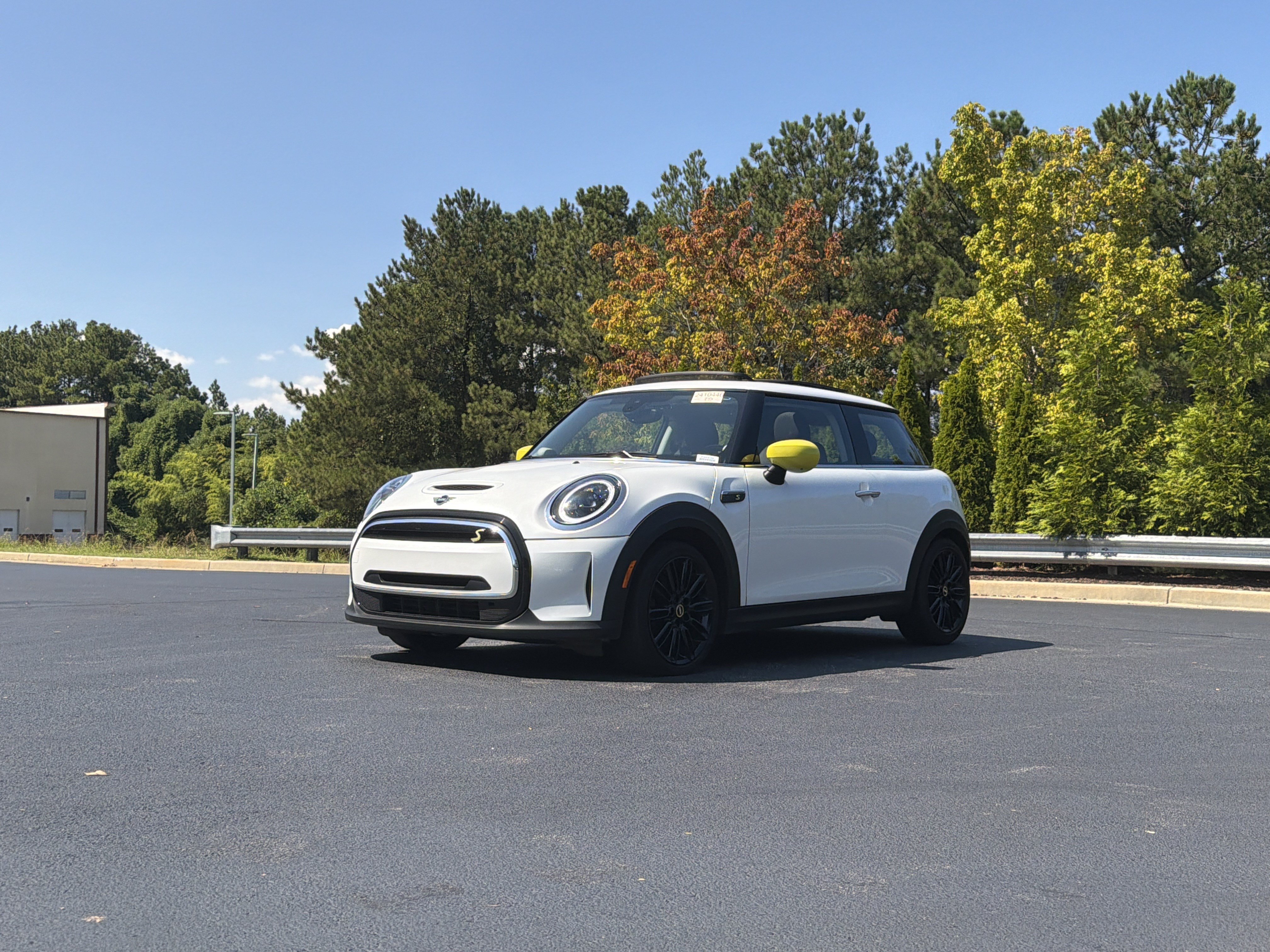 Used 2024 MINI Cooper SE FWD image 11