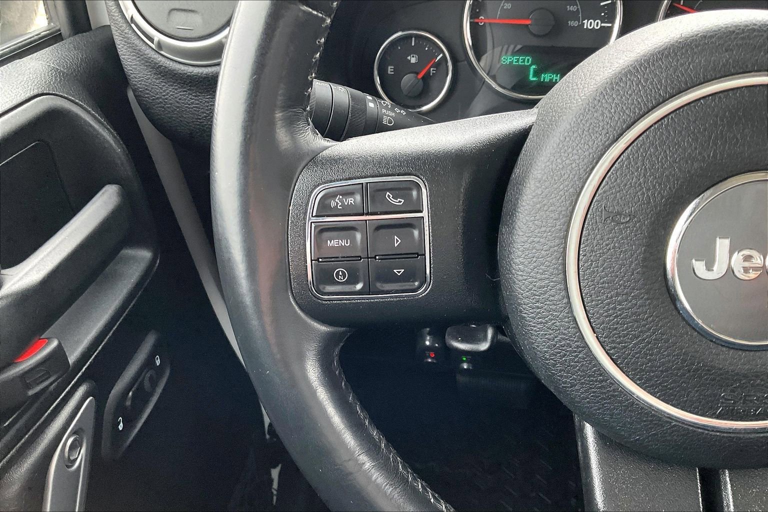 Used 2018 Jeep Wrangler Unlimited Rubicon w/ Cold Weather Group image 10