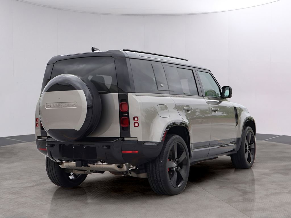 Certified 2024 Land Rover Defender 110 X-Dynamic SE AWD/4WD image 5