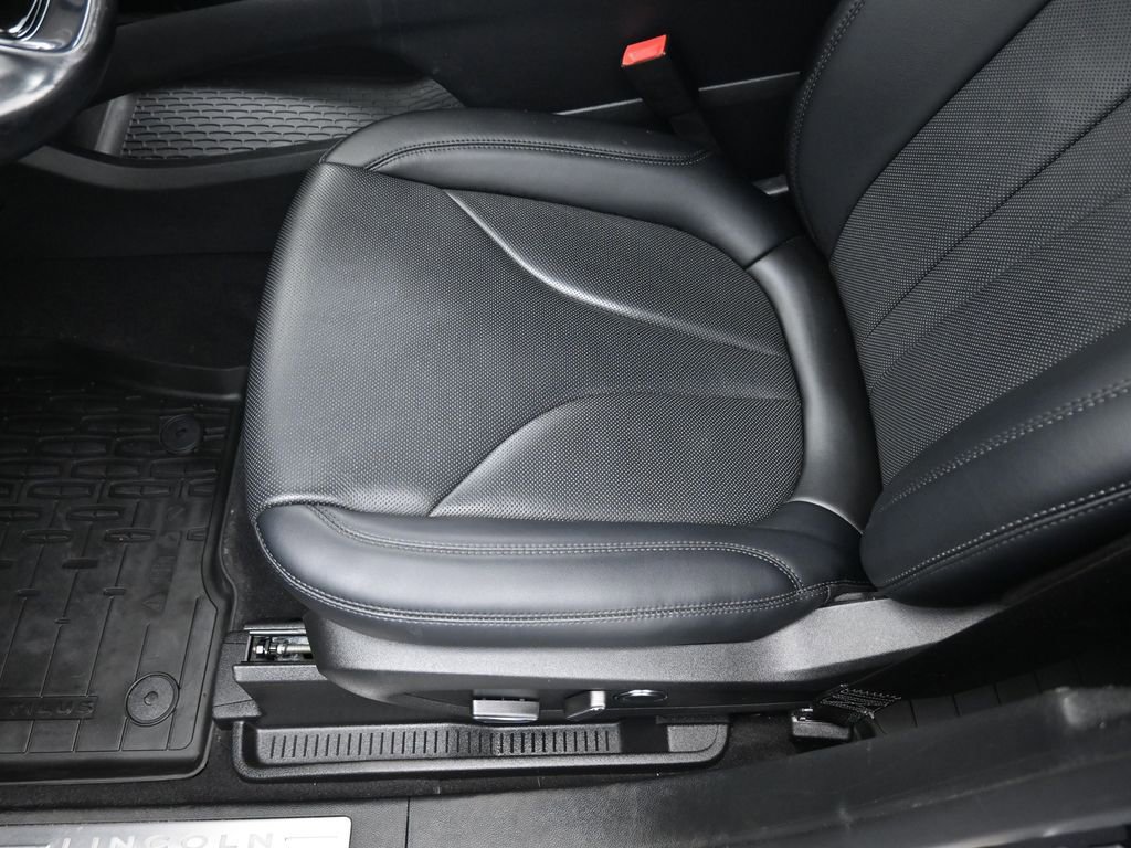 Used 2022 Lincoln Nautilus Reserve AWD/4WD image 10