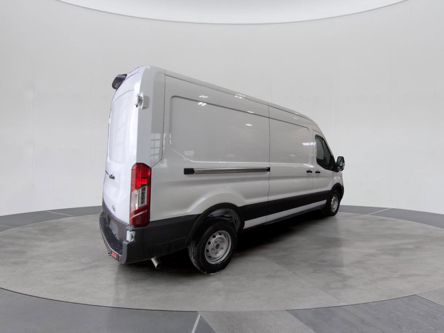 New 2026 Ford Transit 250 148 Medium Roof RWD image 5