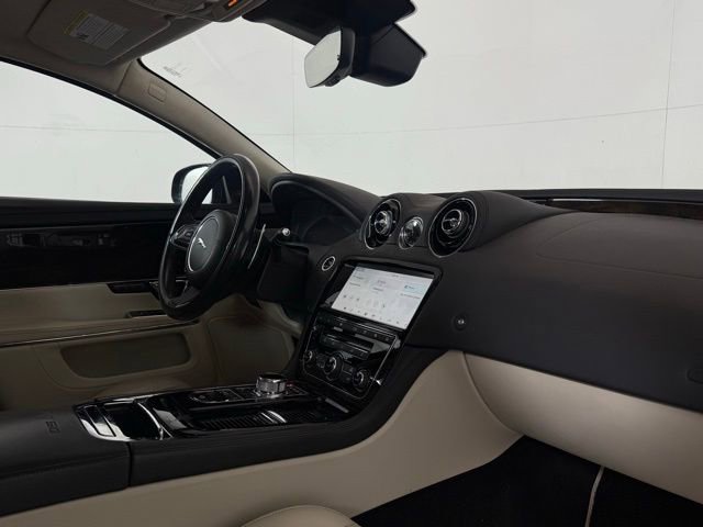 Used 2019 Jaguar XJ L Portfolio image 20