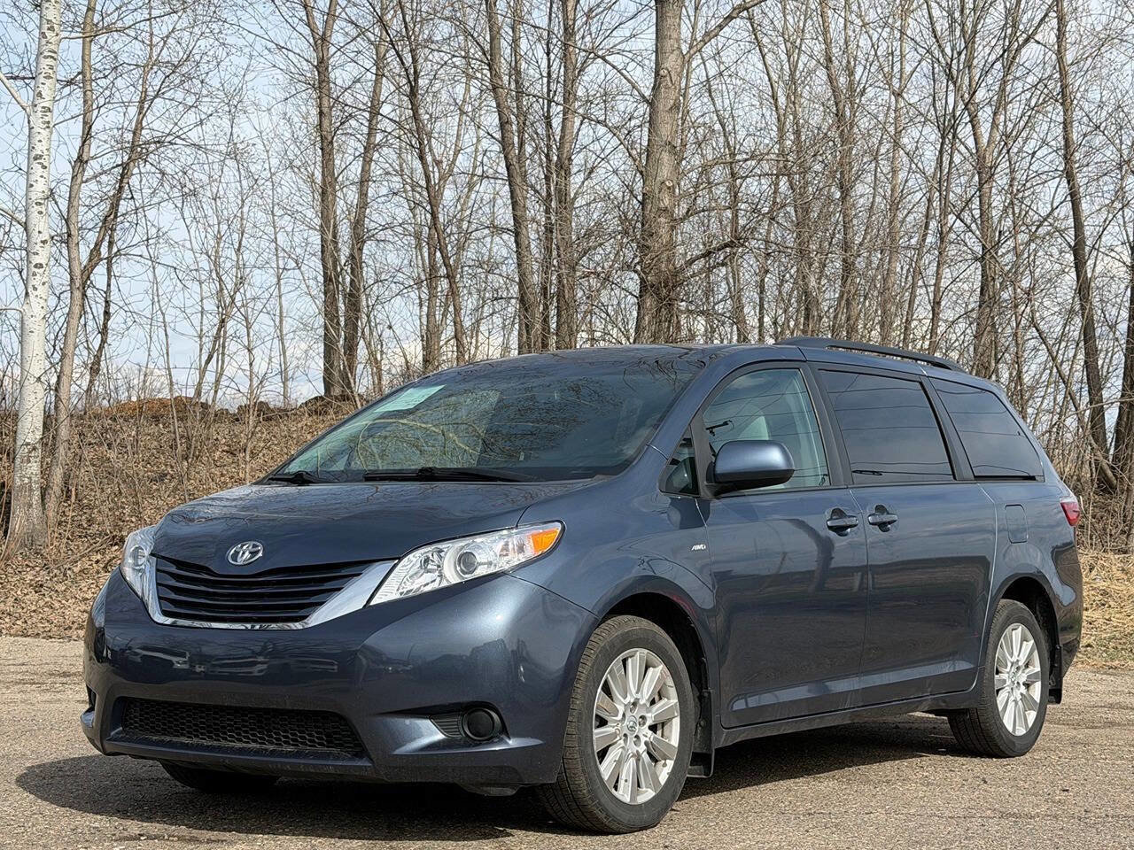 Used 2017 Toyota Sienna LE