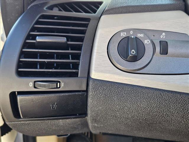 Used 2004 BMW Z4 2.5i image 13