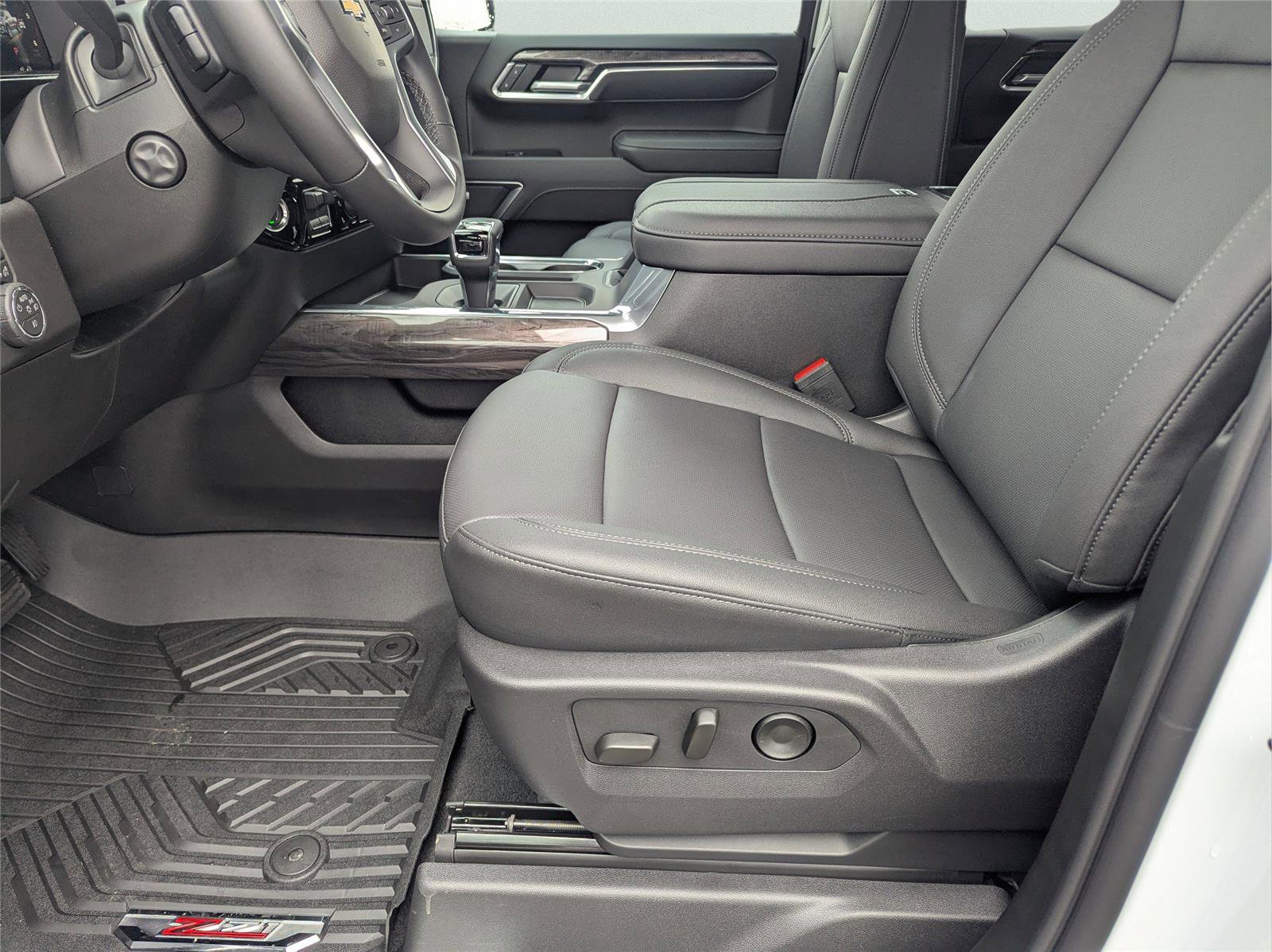 New 2026 Chevrolet Silverado 1500 LTZ w/ LTZ Premium Package image 16