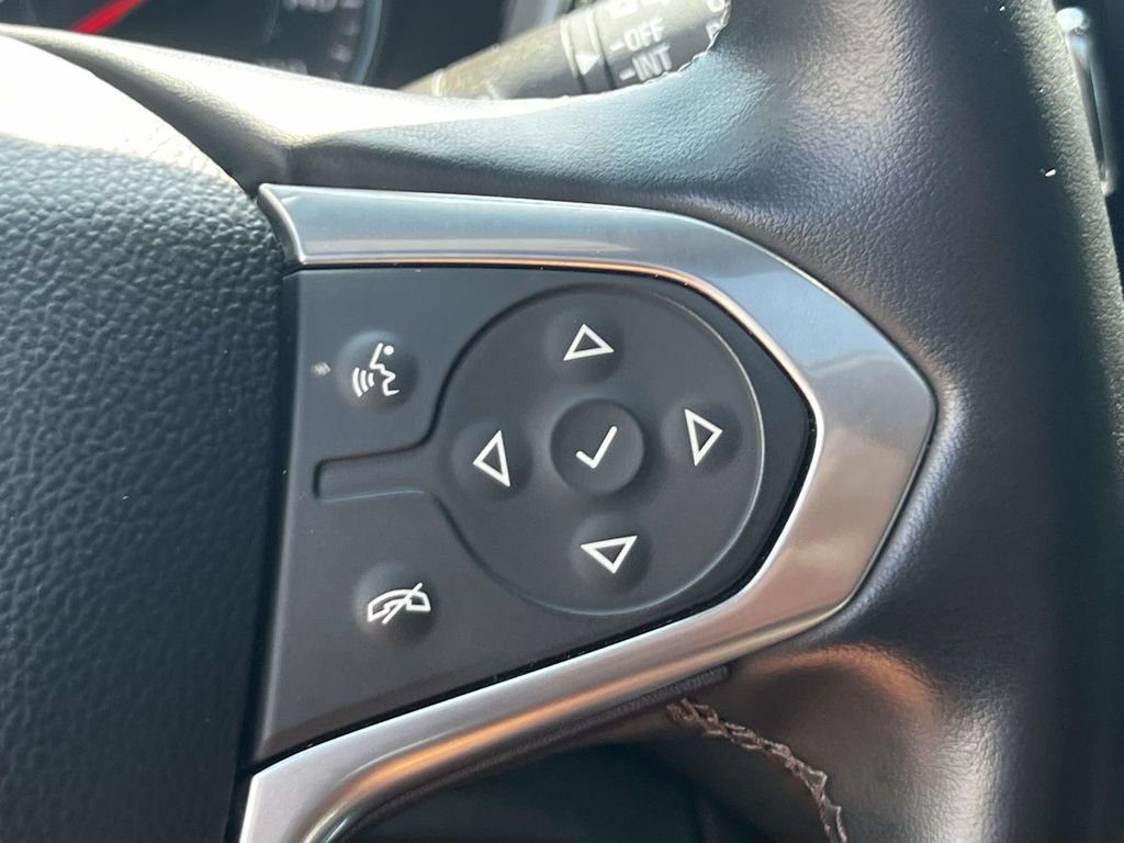 Used 2023 Chevrolet Traverse RS AWD/4WD image 22
