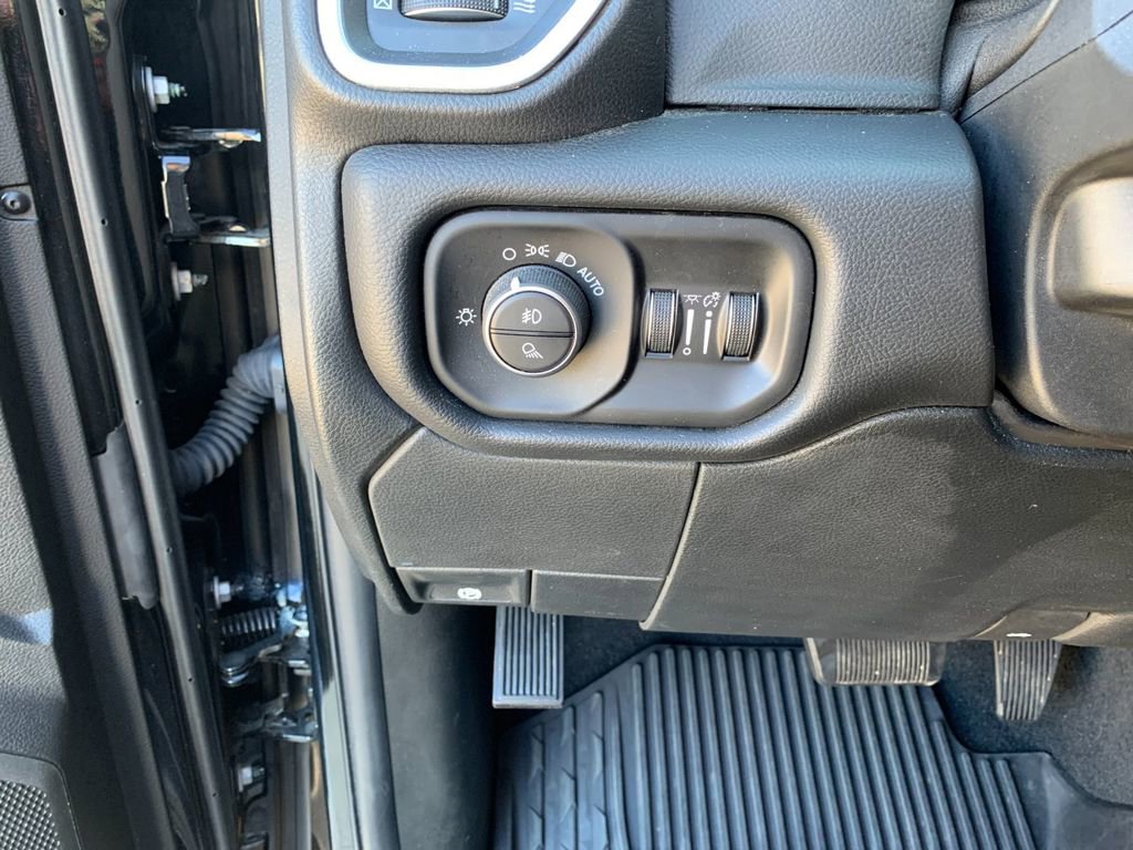 Used 2019 RAM 3500 Big Horn image 31