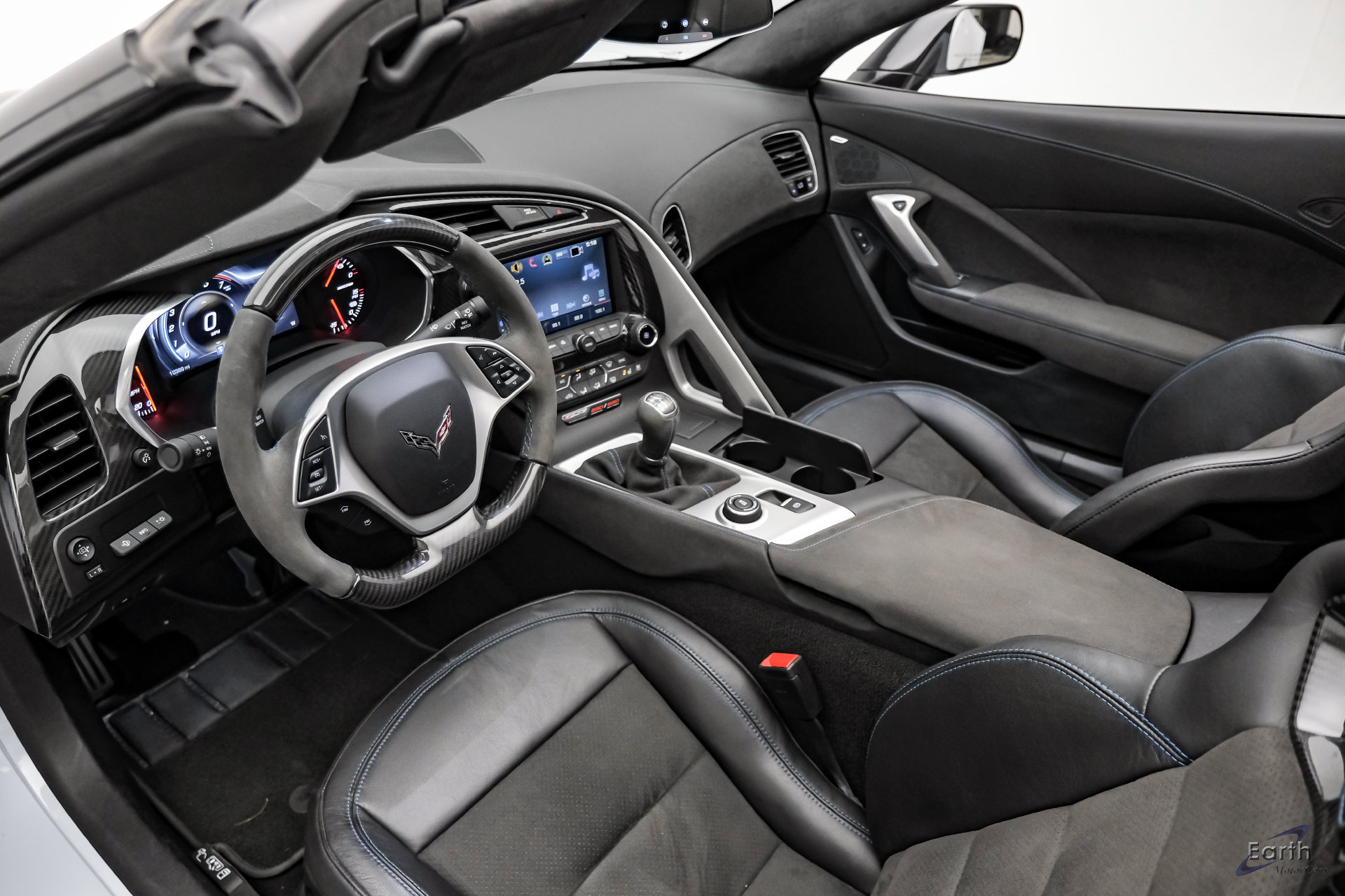 Used 2019 Chevrolet Corvette Z06 RWD image 3