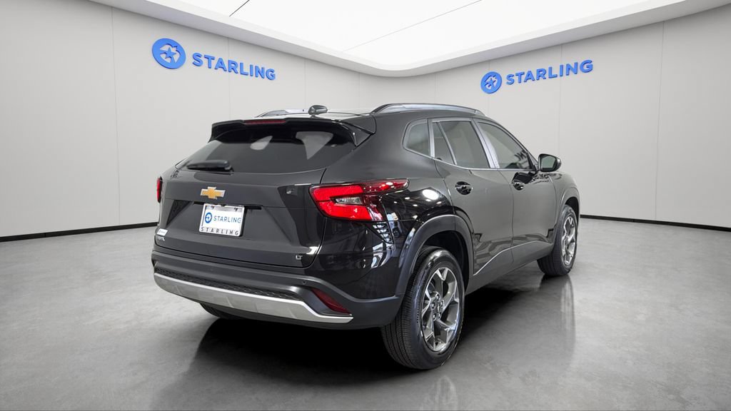 Certified 2025 Chevrolet Trax LT w/ Driver Confidence Package FWD image 8