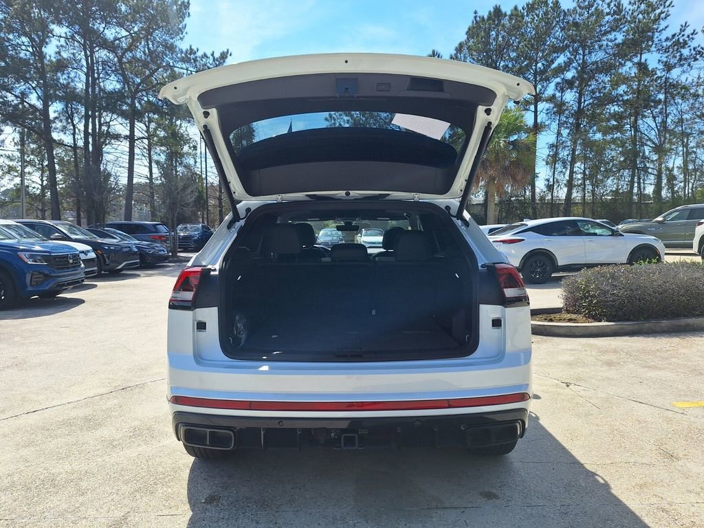 Used 2025 Volkswagen Atlas Cross Sport SEL R-Line image 27