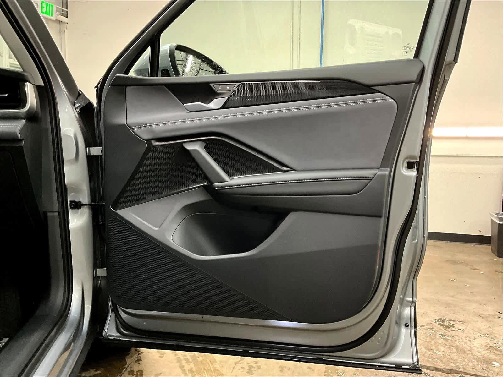 New 2026 Volkswagen Tiguan SE image 30