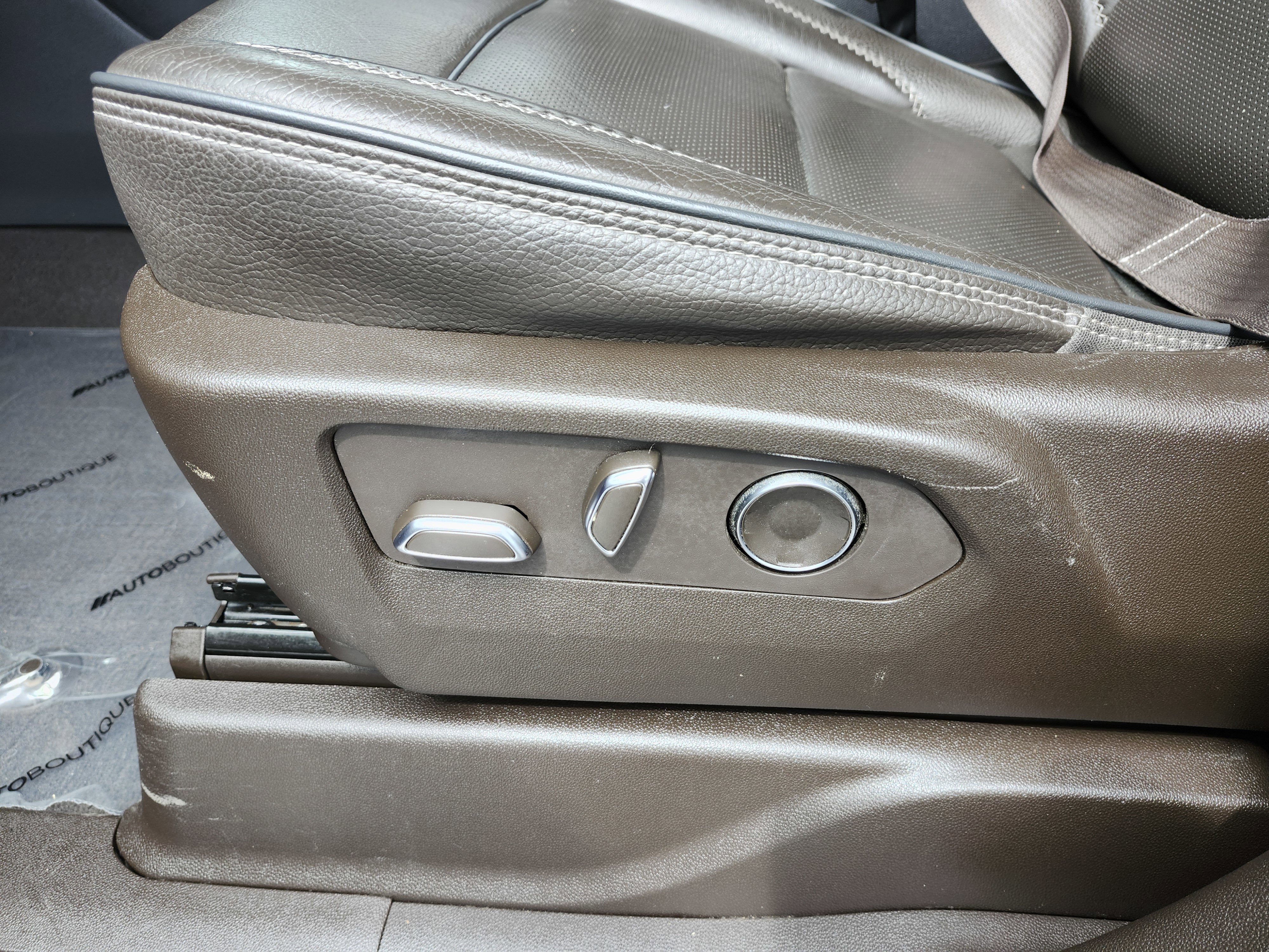 Used 2021 GMC Yukon XL Denali w/ Denali Ultimate Package image 29