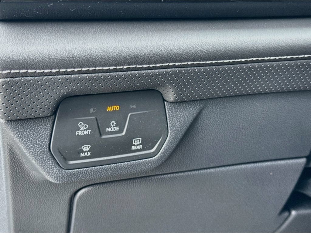 Used 2026 Volkswagen Atlas Cross Sport SE w/ Panoramic Sunroof Package AWD/4WD image 10