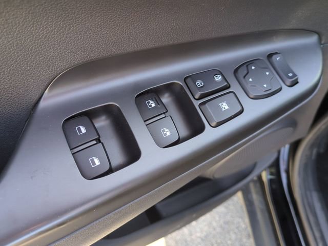 Used 2023 Hyundai Kona SEL image 13