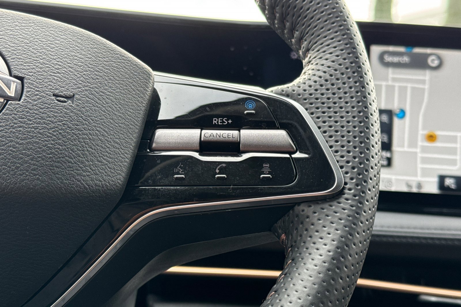 Certified 2024 Nissan Ariya FWD image 29