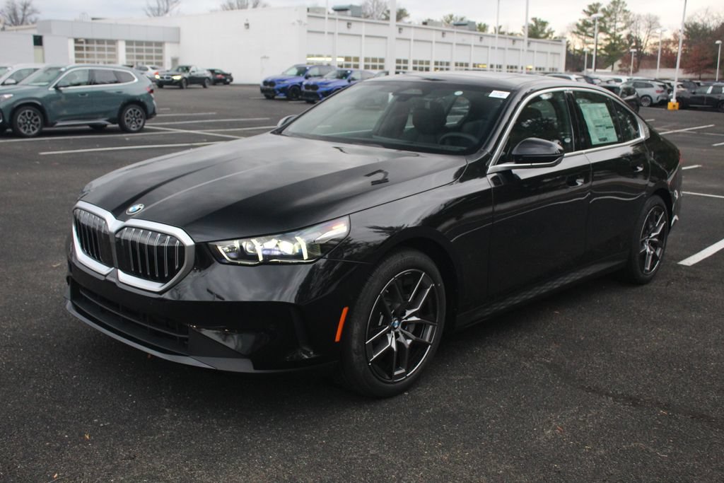 Used 2026 BMW 530i xDrive w/ Premium Package AWD/4WD image 4