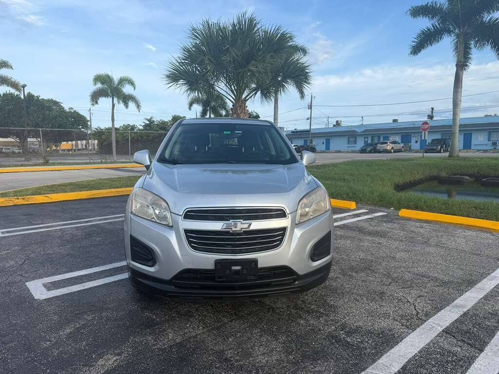Used 2015 Chevrolet Trax LS FWD image 2