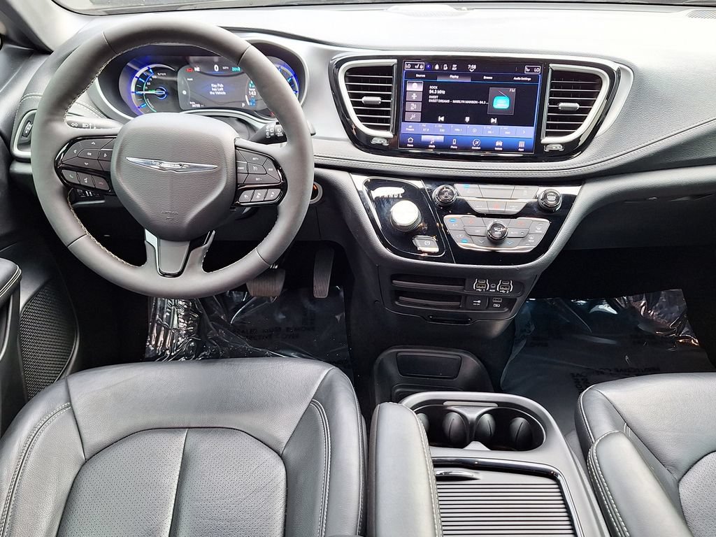 Used 2022 Chrysler Pacifica Touring-L w/ S Appearance Package FWD image 15