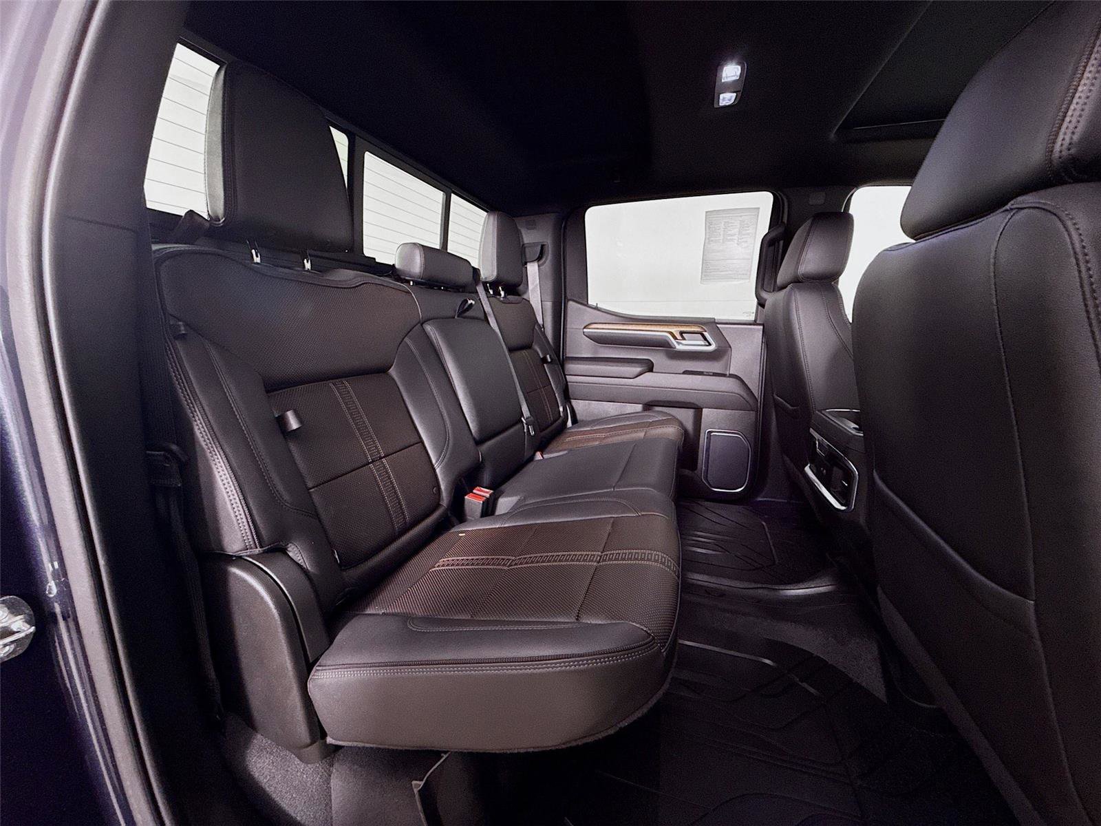 Used 2022 Chevrolet Silverado 1500 High Country w/ High Country Premium Package image 29