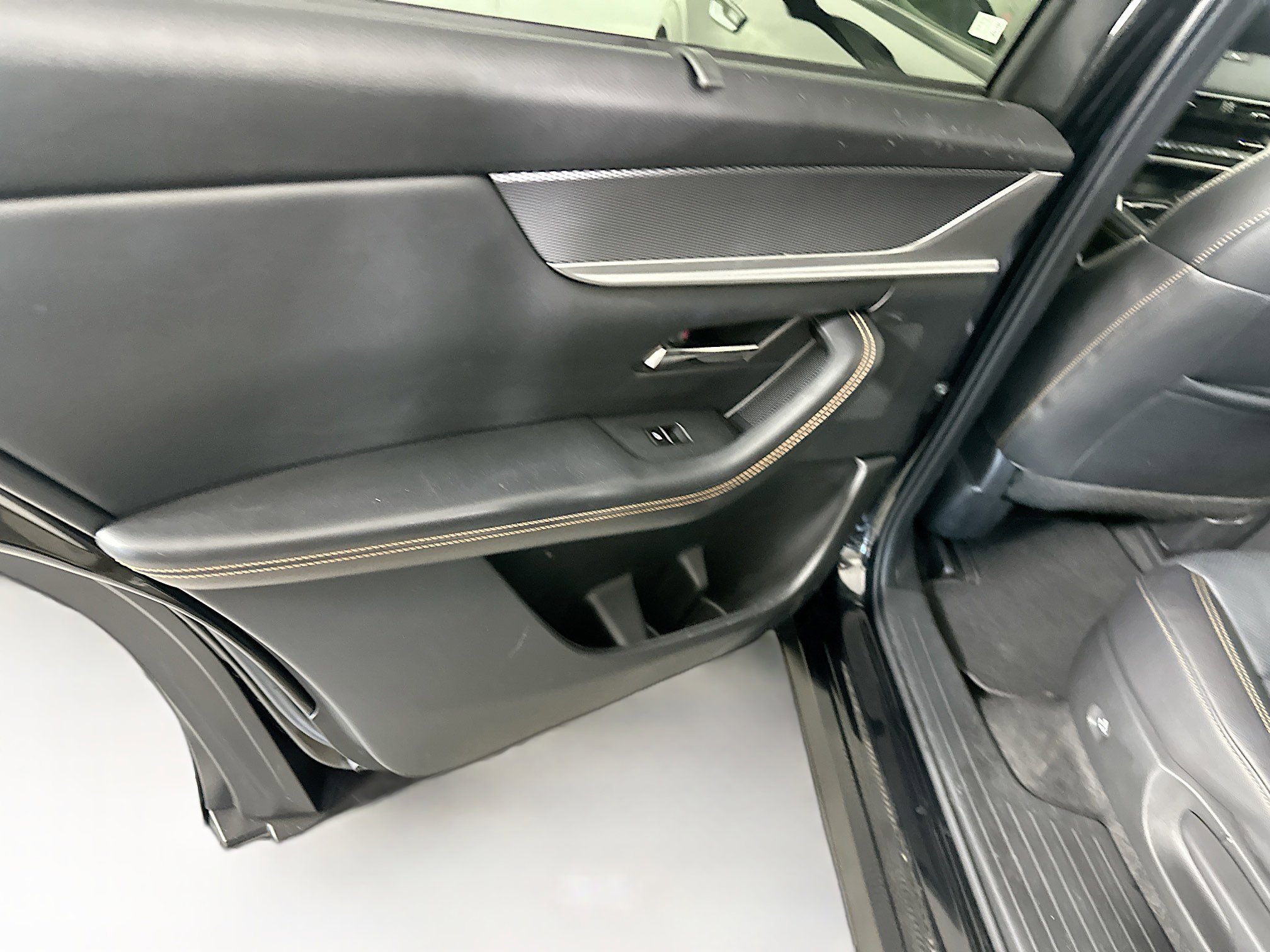 Used 2025 MAZDA CX-90 3.3 Turbo w/ Preferred Package image 27