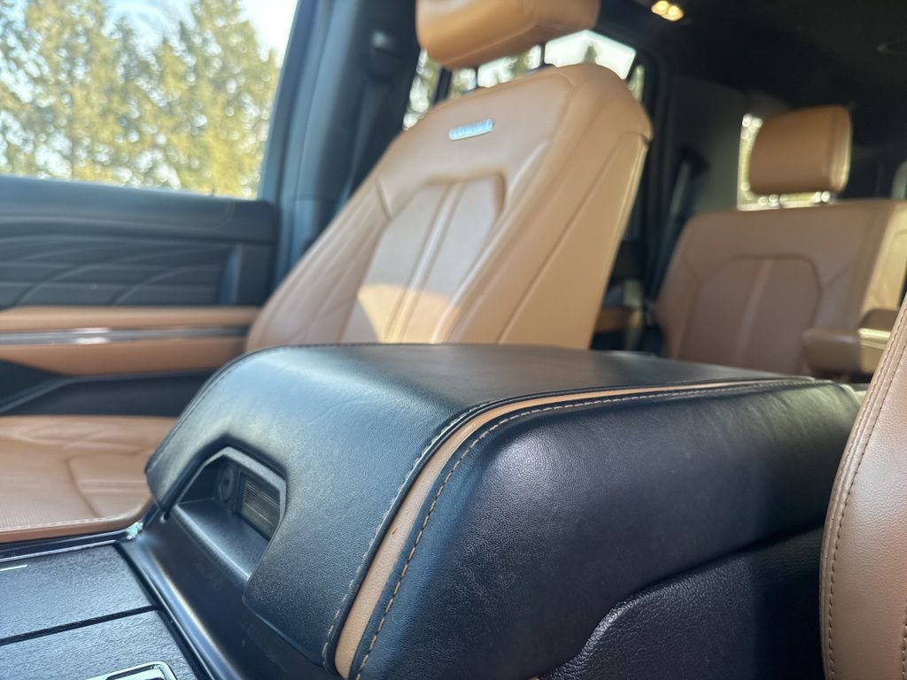 Used 2023 Ford Expedition Platinum image 26