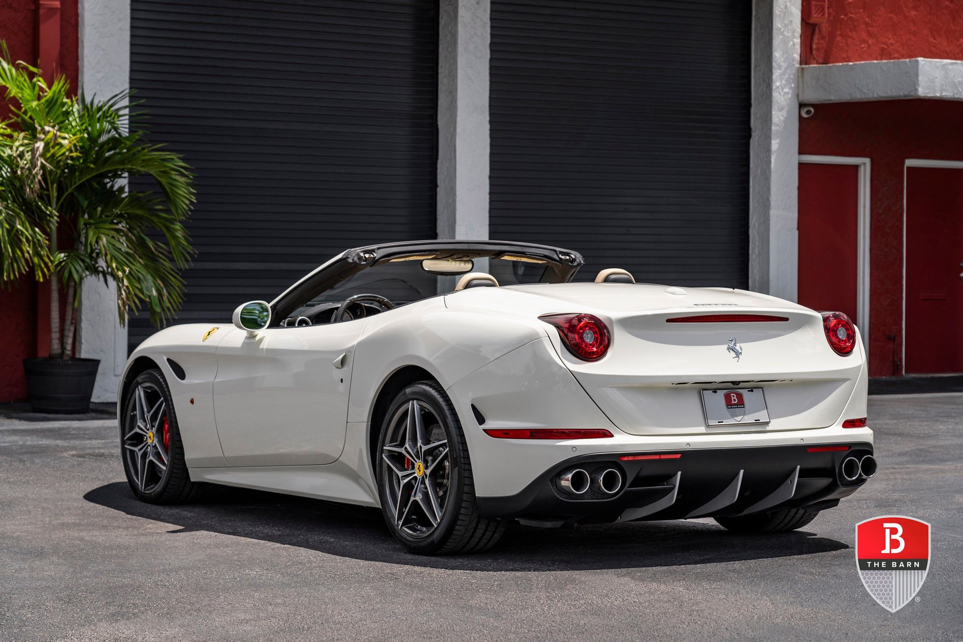 Used 2017 Ferrari California T RWD image 9