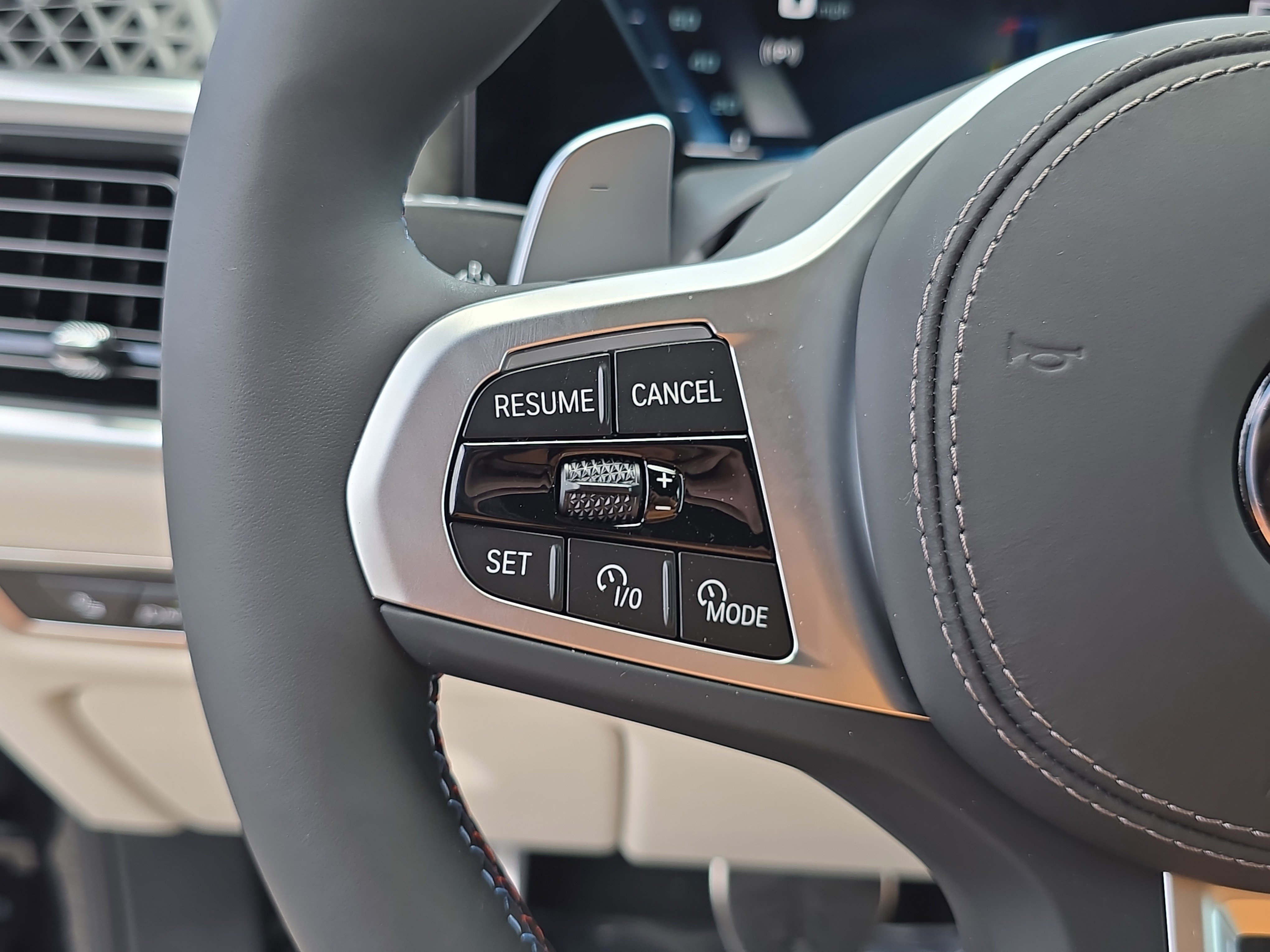 New 2026 BMW X7 M60i image 34