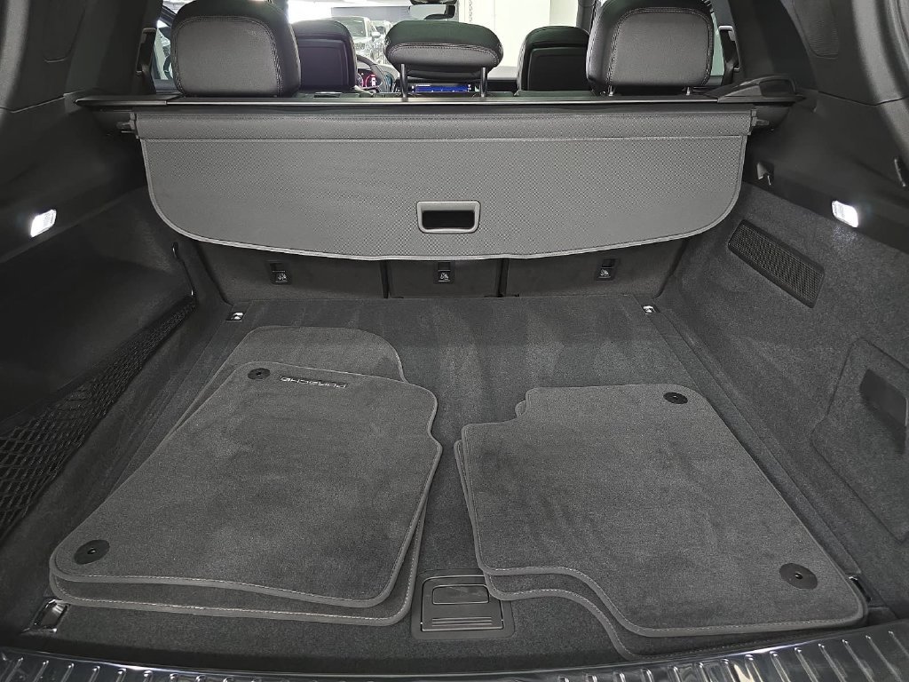Certified 2026 Porsche Cayenne AWD/4WD image 31
