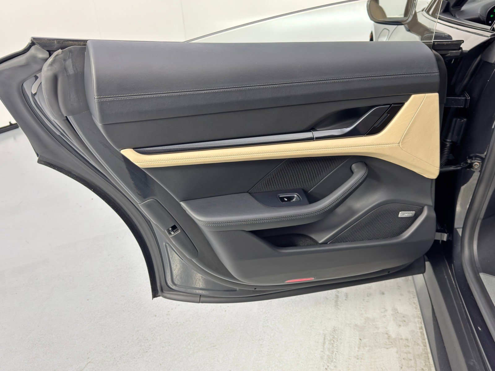 Used 2020 Porsche Taycan Turbo image 44