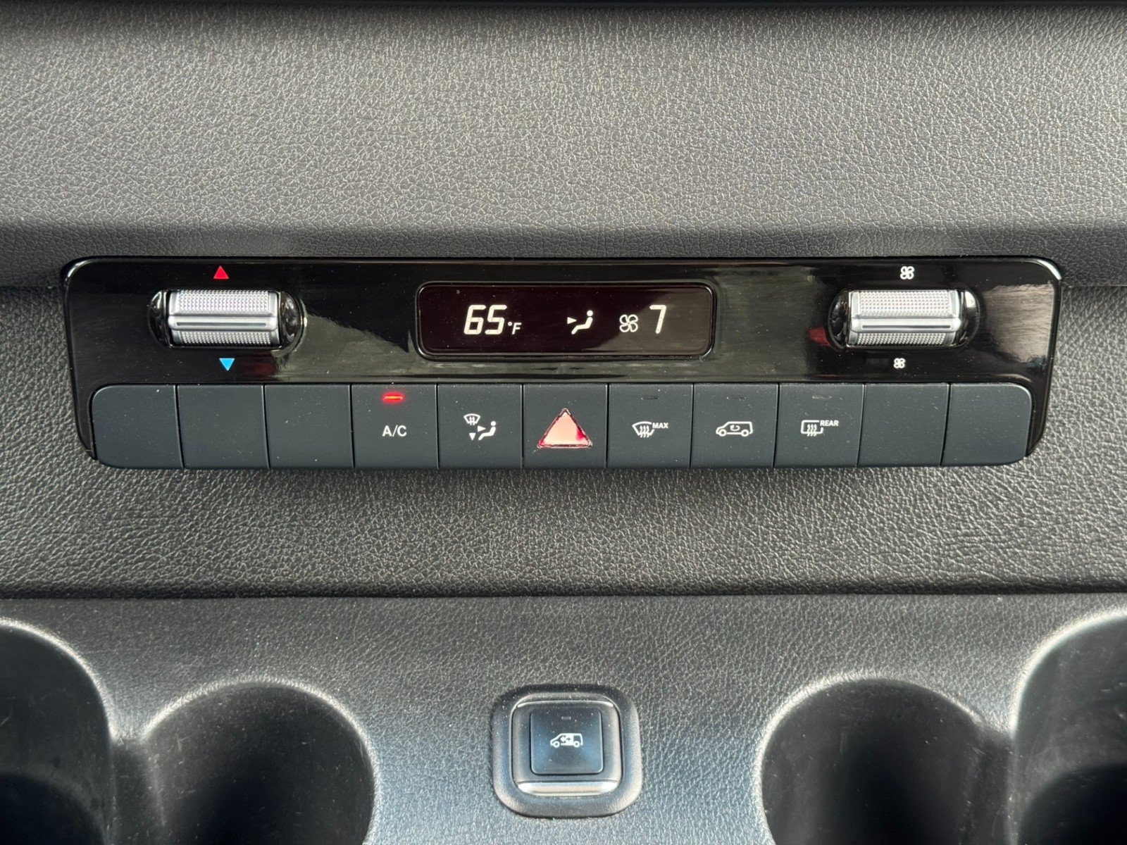 Used 2020 Mercedes-Benz Sprinter 3500 w/ Windows All Around Package image 31