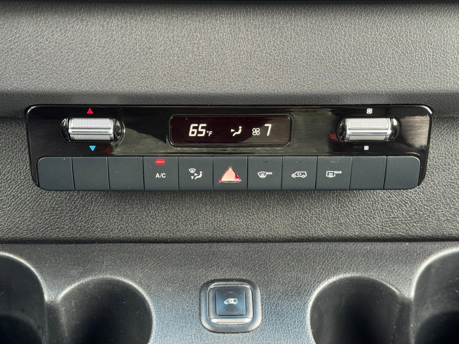 Used 2020 Mercedes-Benz Sprinter 3500 w/ Windows All Around Package image 31