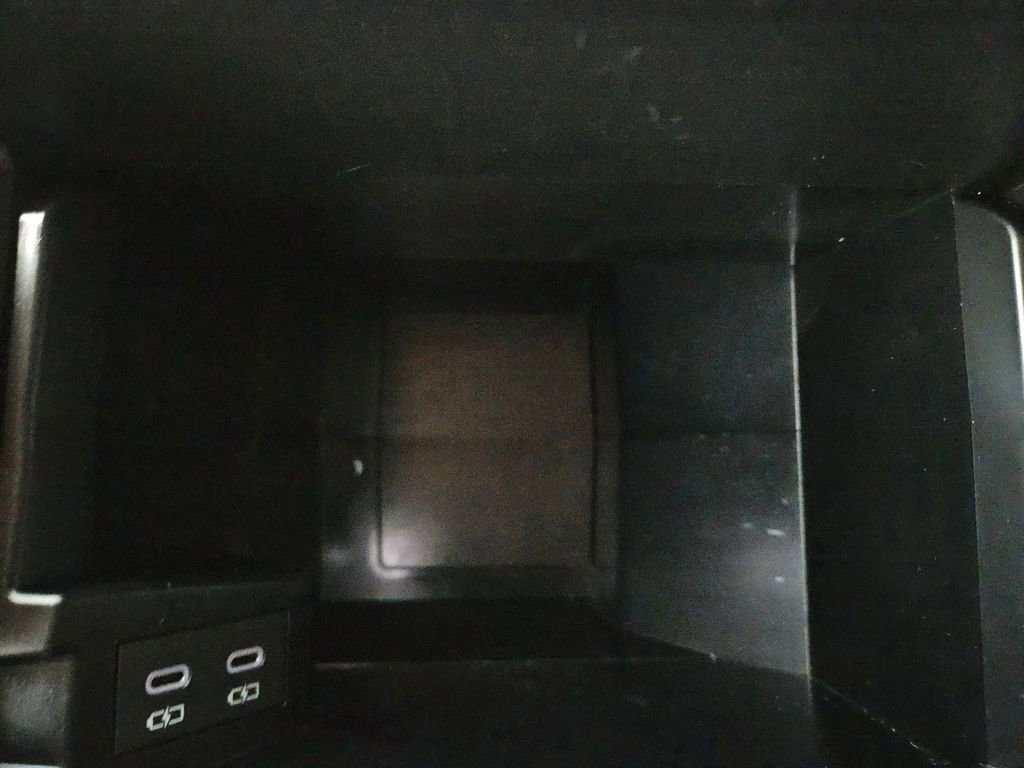 Used 2025 Toyota Sienna LE image 29