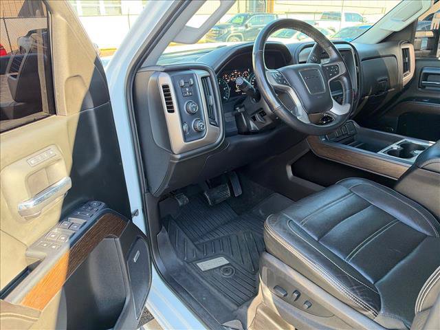 Used 2017 GMC Sierra 3500 Denali w/ Duramax Plus Package AWD/4WD image 15