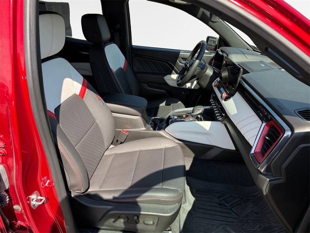 Used 2023 GMC Canyon AT4X image 26