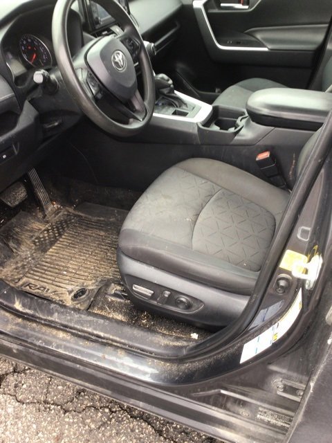 Used 2021 Toyota RAV4 XLE image 6