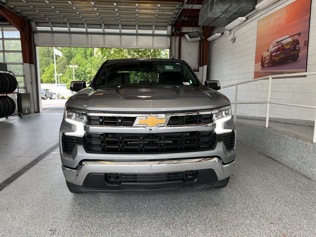 Used 2023 Chevrolet Silverado 1500 LT AWD/4WD image 2
