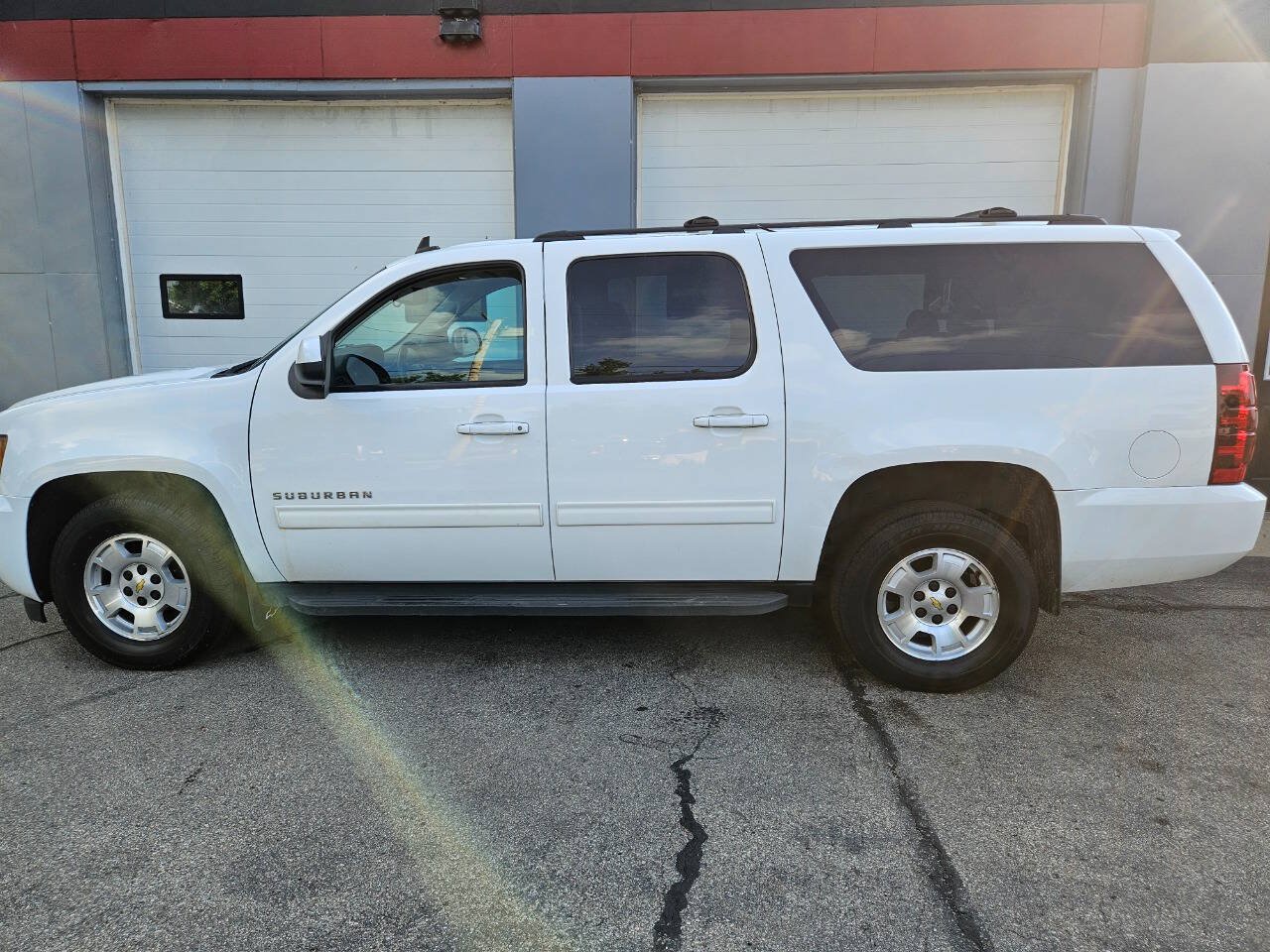 Used 2014 Chevrolet Suburban LS AWD/4WD image 1