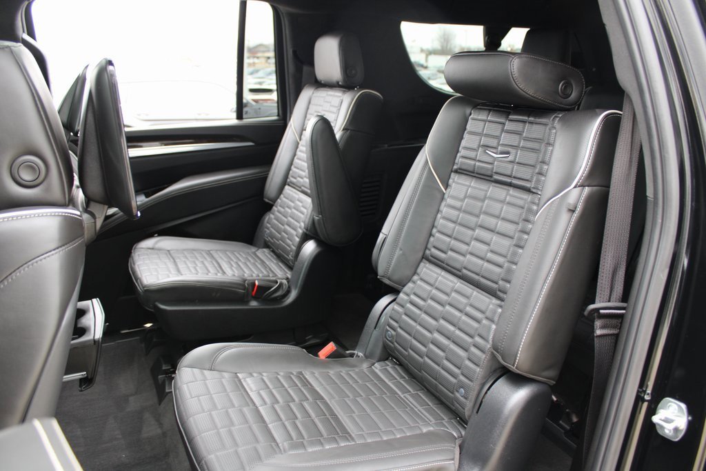 Used 2025 Cadillac Escalade ESV Sport Platinum w/ LPO, ONYX Package image 24