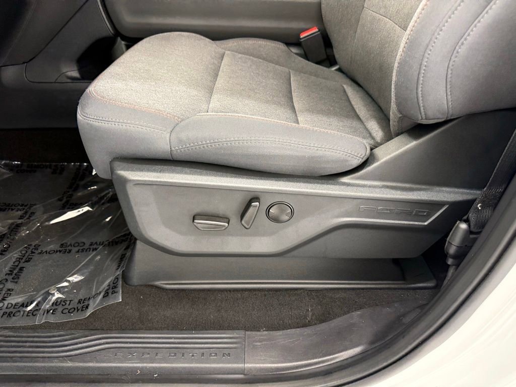 Certified 2025 Ford Expedition Max Active AWD/4WD image 18