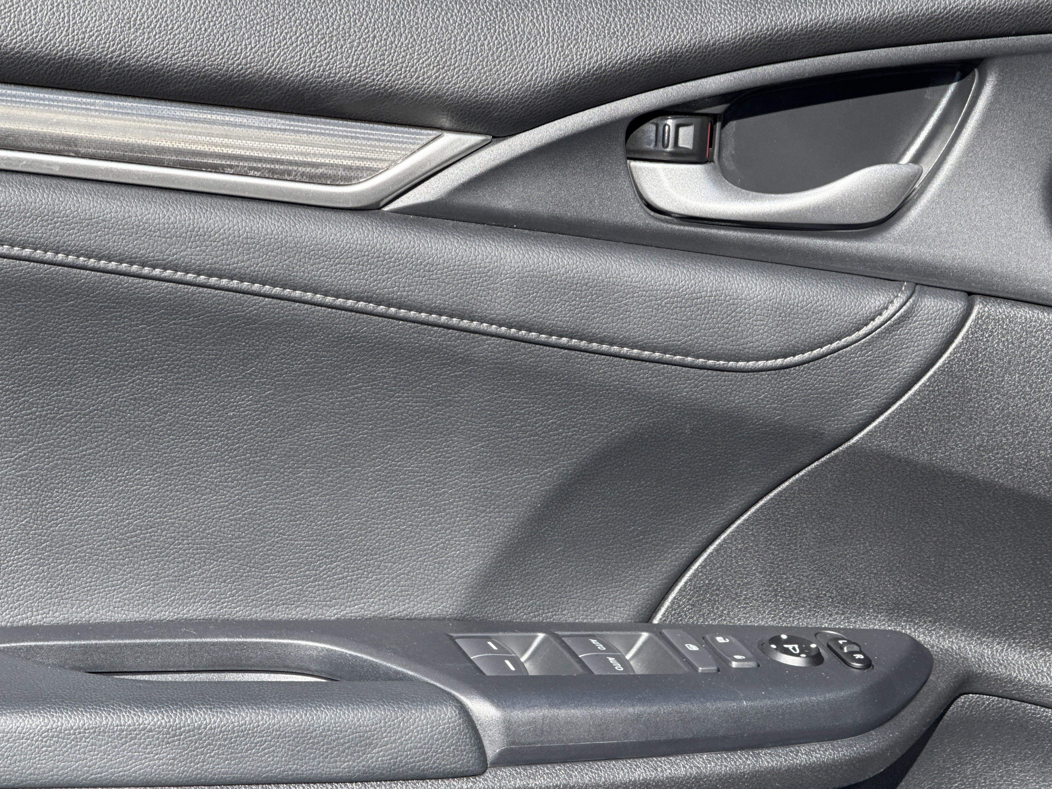 Used 2019 Honda Civic EX-L image 15