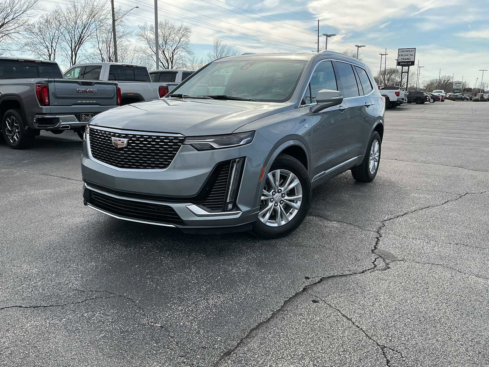 Used 2024 Cadillac XT6 Luxury w/ LPO, Floor Liner Package image 3