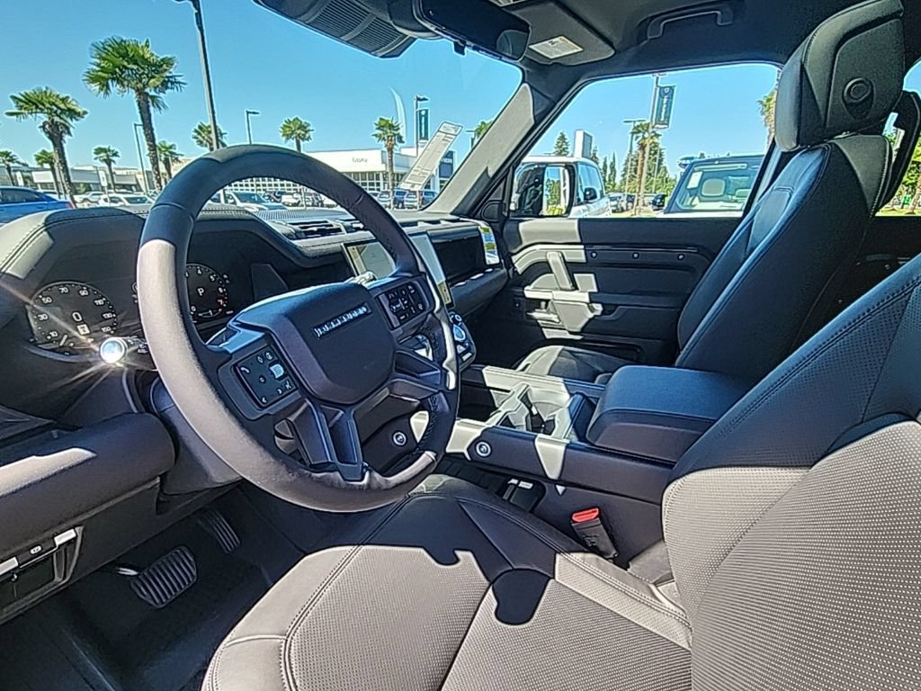 New 2026 Land Rover Defender 110 X-Dynamic SE AWD/4WD image 12