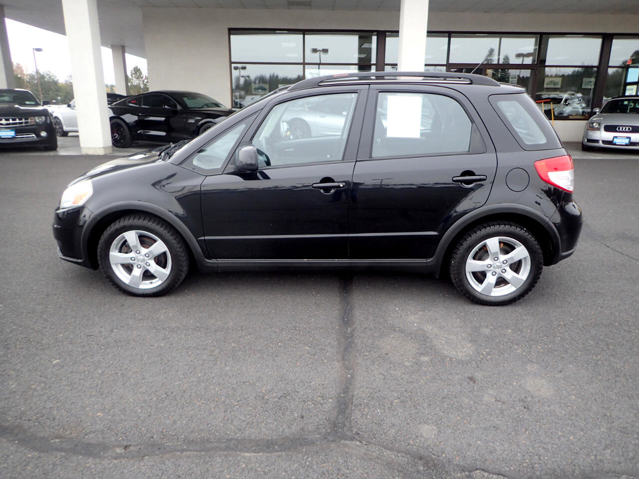 Used 2012 Suzuki SX4 AWD Hatchback image 2