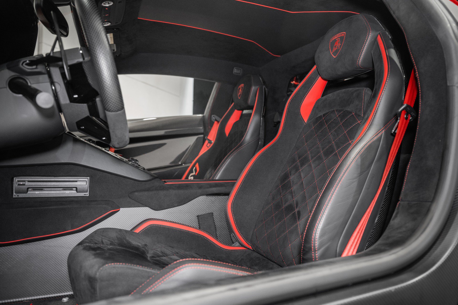 Used 2021 Lamborghini Aventador SVJ AWD/4WD image 25