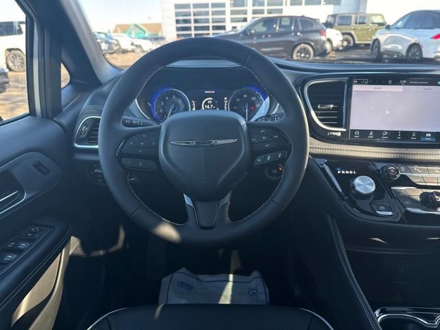 New 2026 Chrysler Pacifica Limited w/ S Appearance Package image 28