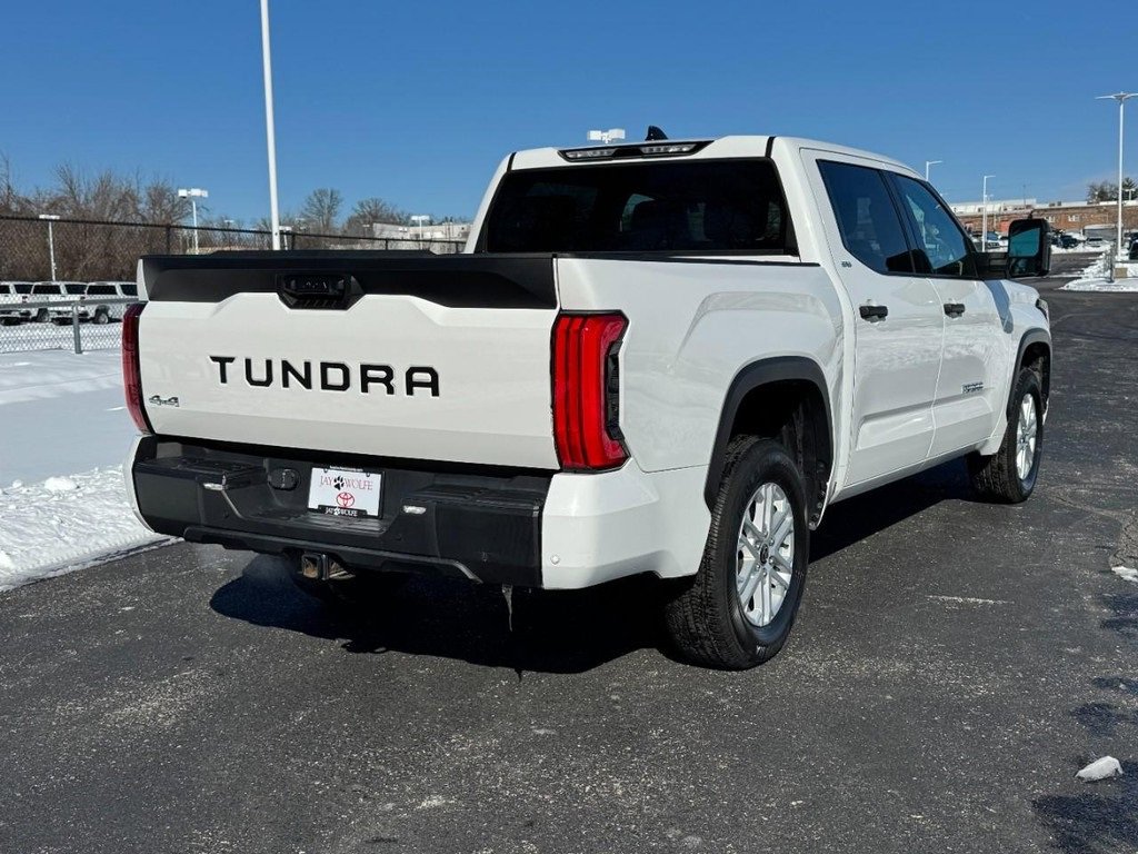 Used 2022 Toyota Tundra SR5 w/ SR5 Convenience Package image 3