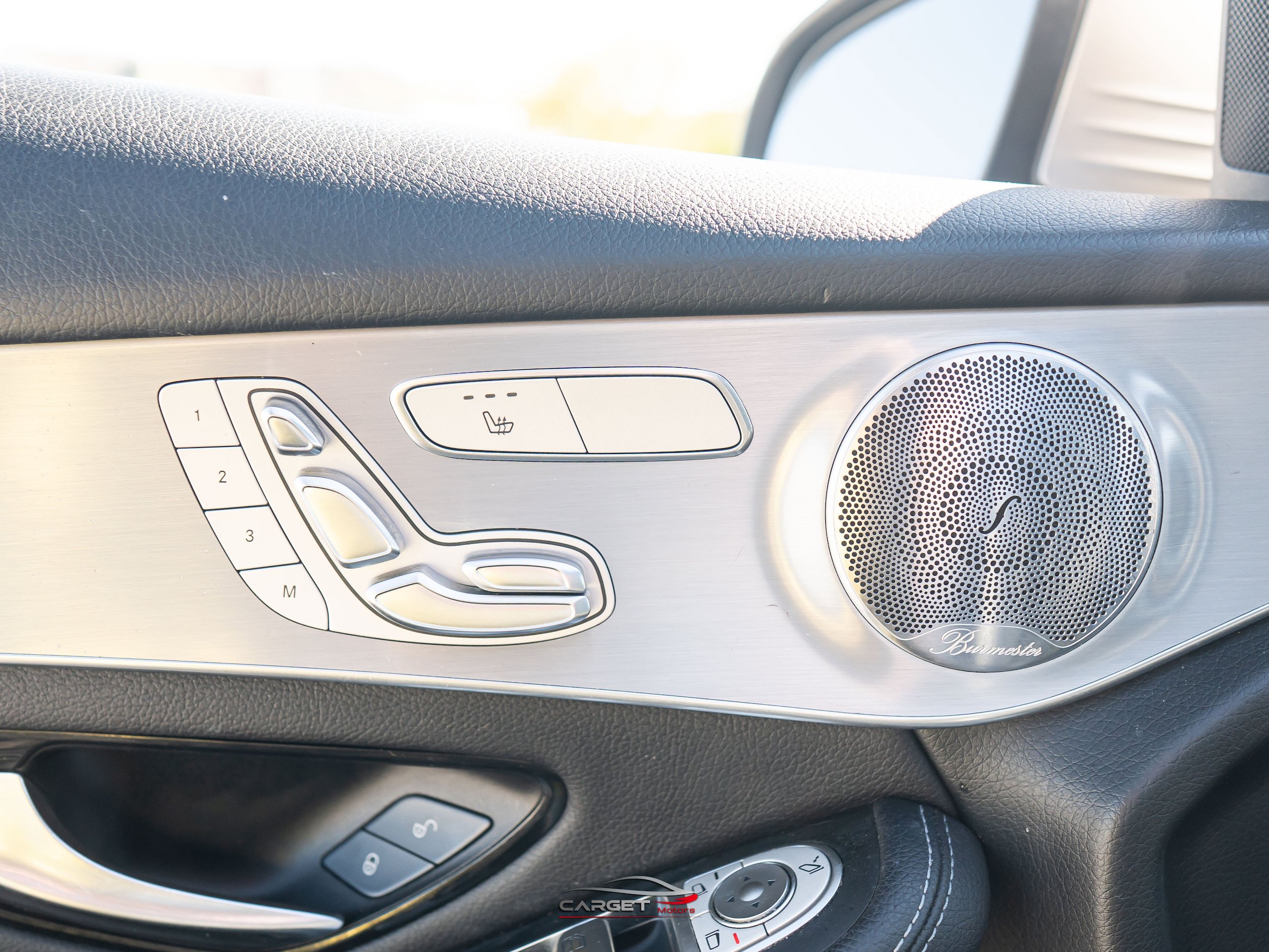 Used 2019 Mercedes-Benz GLC 300 4MATIC w/ Multimedia Package image 37