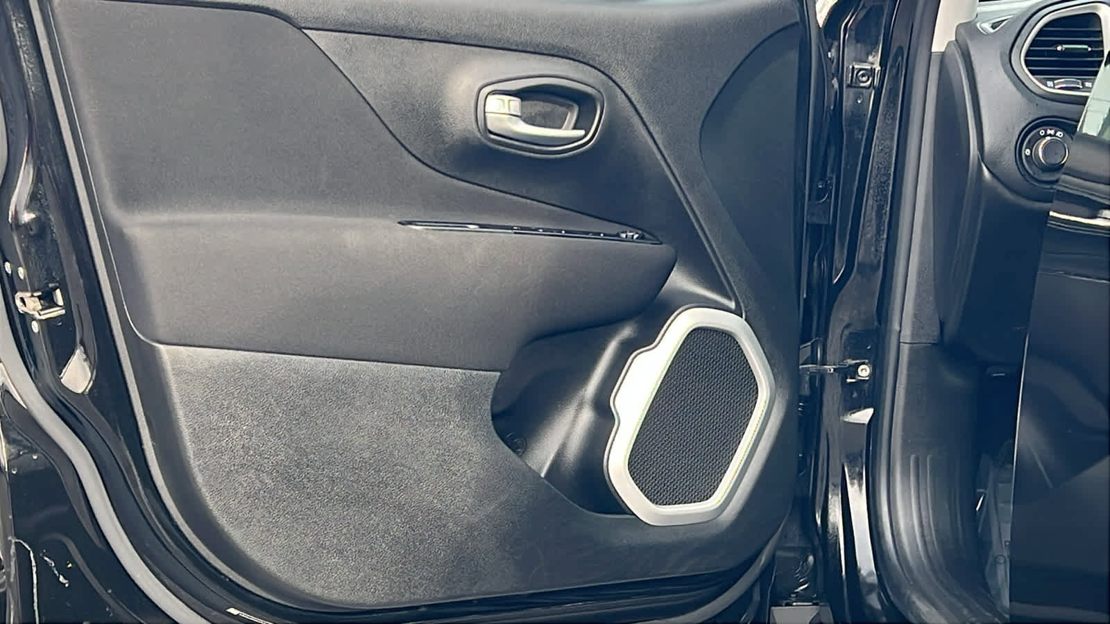 Certified 2021 Jeep Renegade Sport image 23